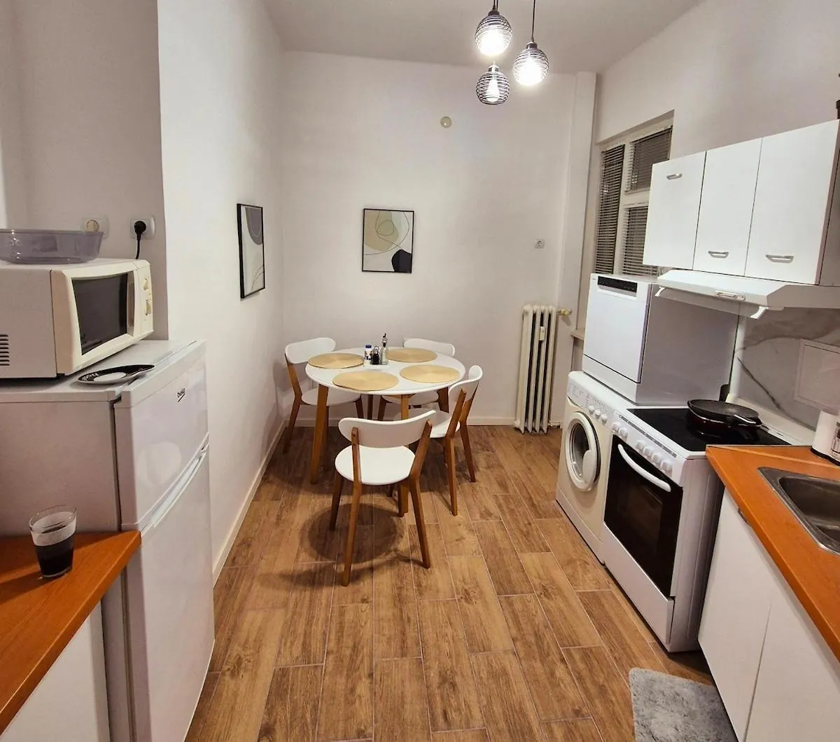 Botev'S Finest 3Br Lägenhet Sofia 0*,